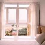 Spectacular Renovated Studio Facing The Sea Lägenhet *
